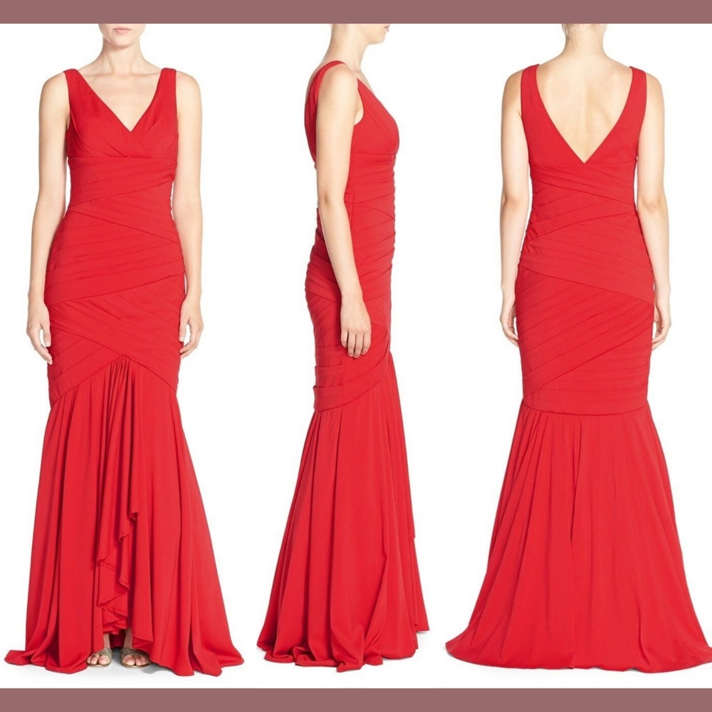 NWT JS Collections‎ [ 6 ] V-Neck Banded Stretch Trumpet Gown in Red